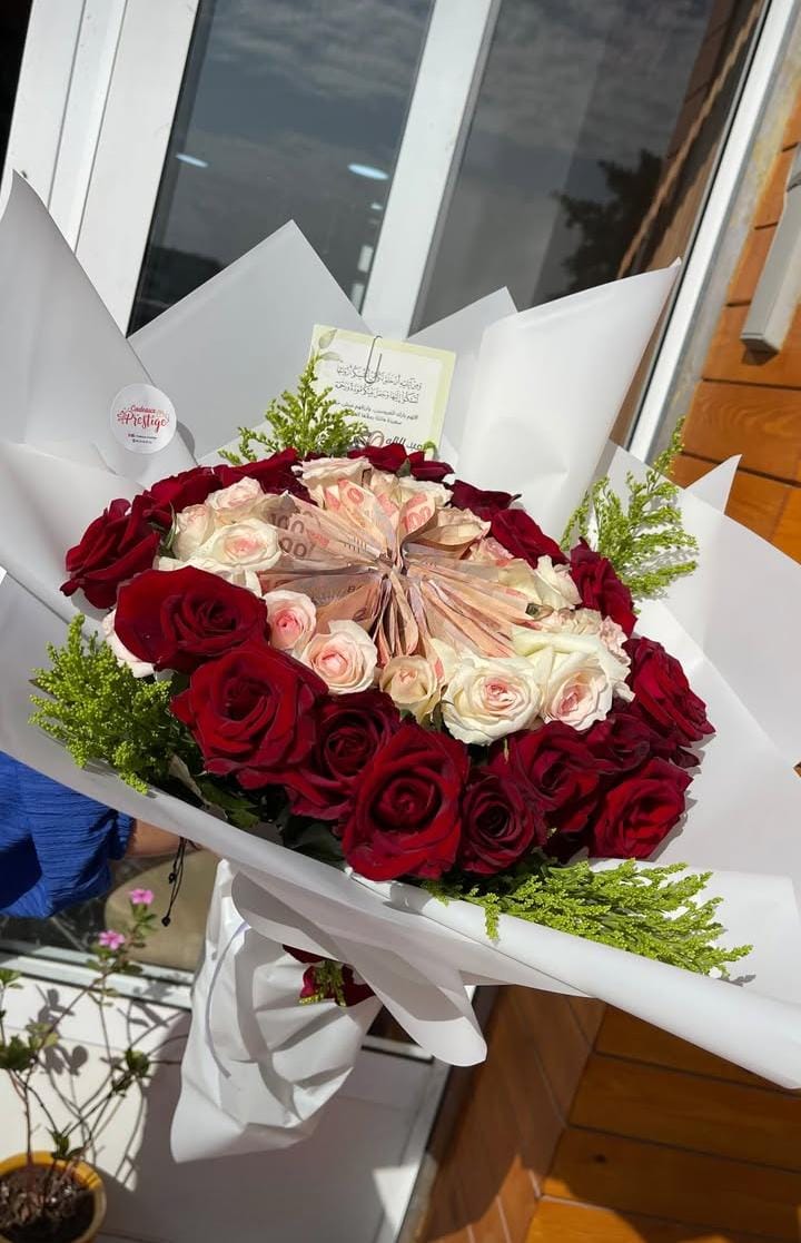 Cadeau avec des roses