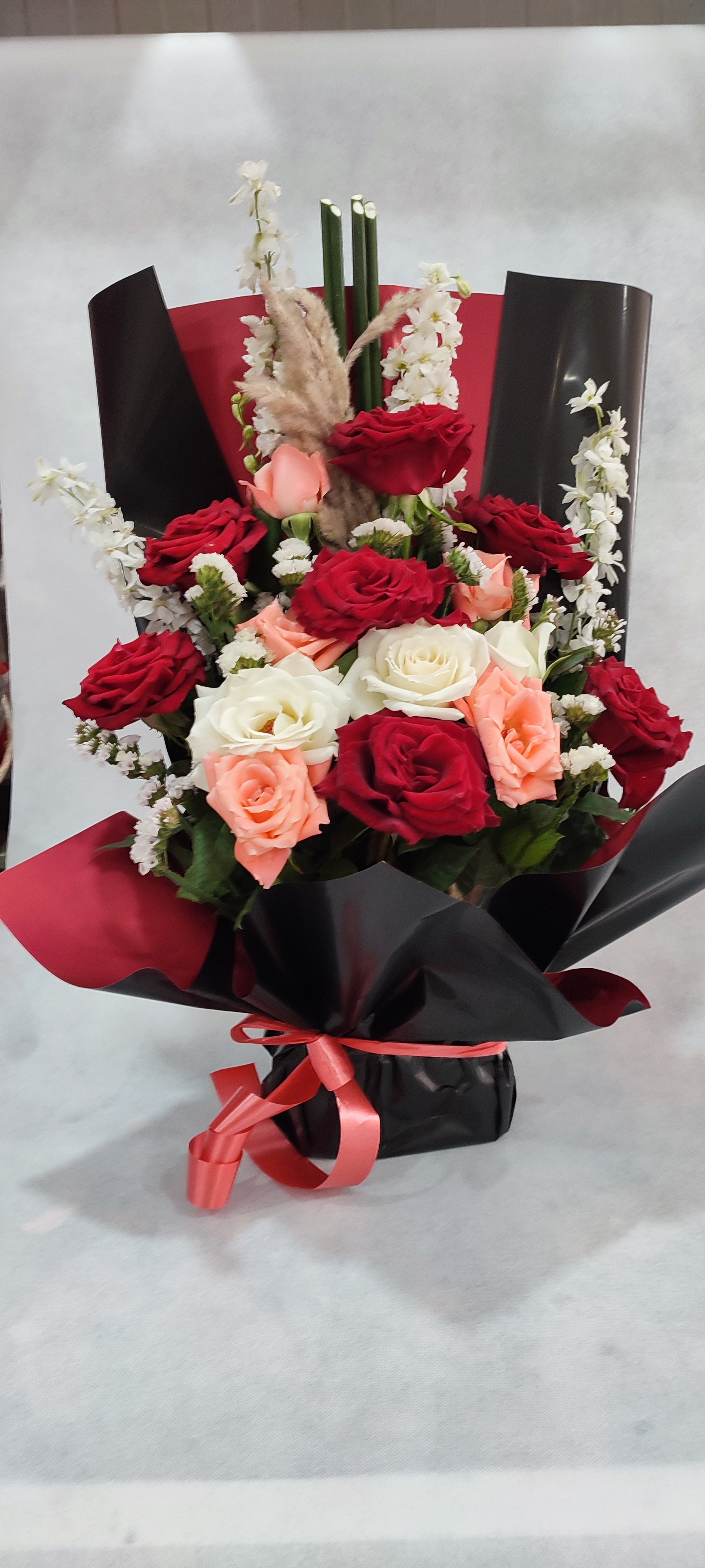 Bouquet de roses et de fleurs
